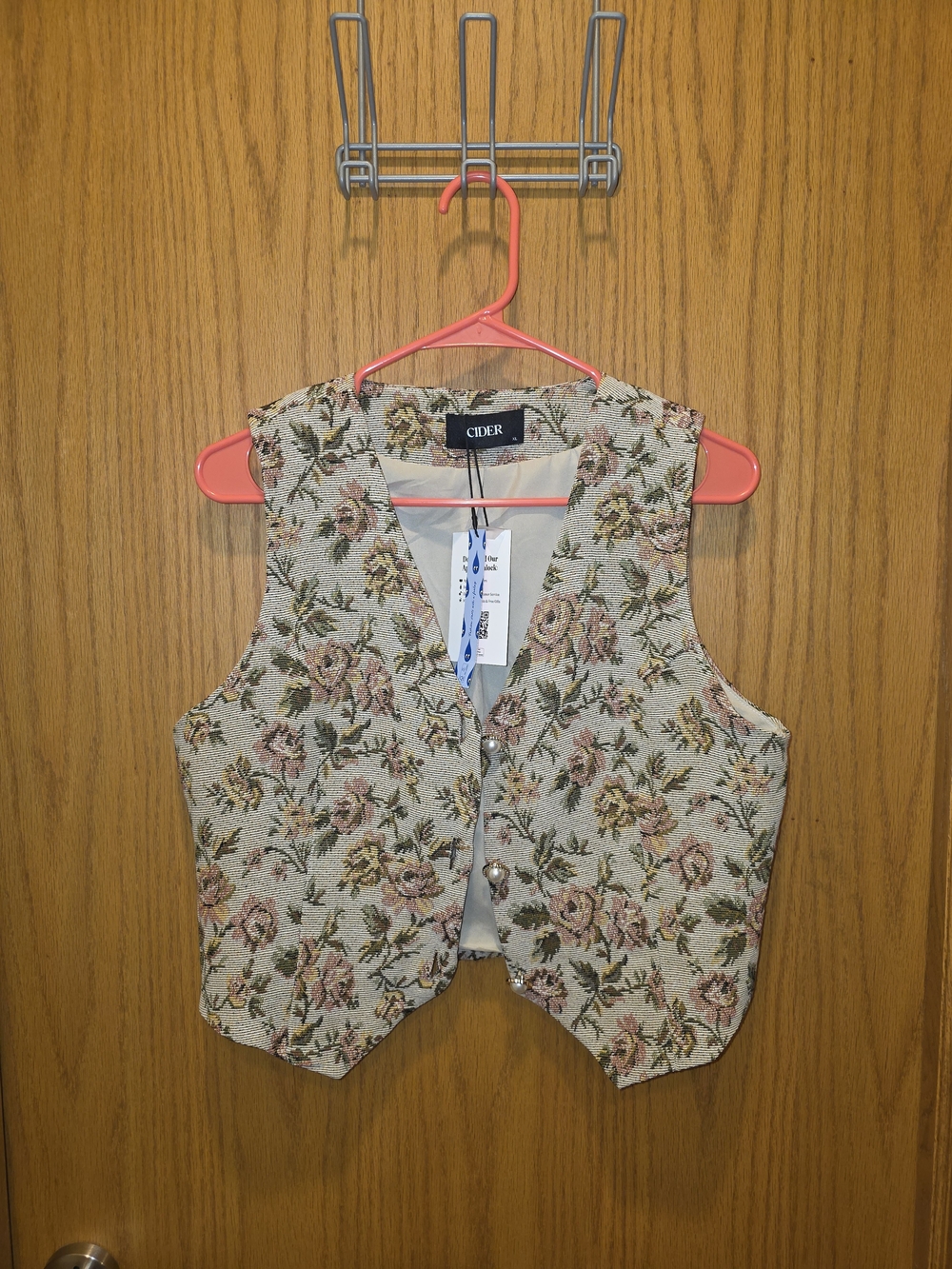 Cider Rose-Print Tapestry Vest in Beige and Pink